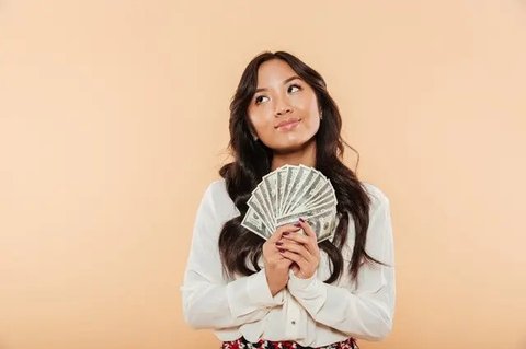 Perempuan lebih pintar mengatur keuangan. (Foto: Freepik/drobotdean)