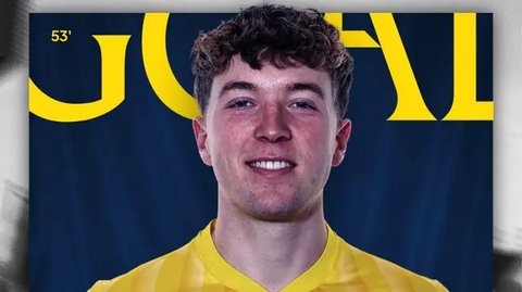 Ole Romeny, pemain naturalisasi Indonesia yang bermain di Oxford United. (Bola.com/X Oxford United)
