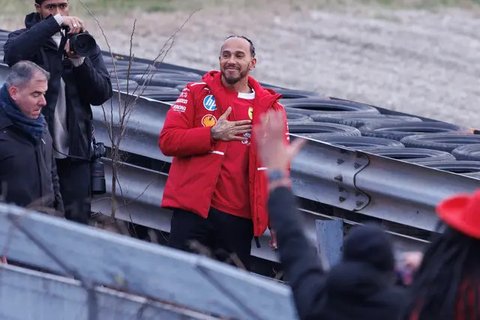 Lewis Hamilton yang memperkuat Scuderia Ferrari. (X/Ferrari)