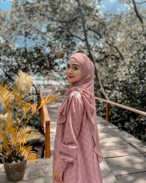 Potret Moana anak Ria Ricis ikuti berbagai les, dengan biaya mencapai Rp31 juta per bulan. (sumber: TikTok/riaricis)