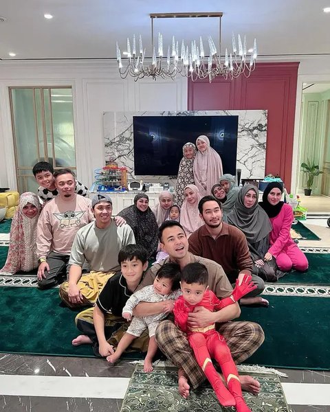Menu Sahur di Rumah Raffi Ahmad Jadi Sorotan, Warganet Sebut Tetap Merakyat.  foto: (dok.Instagram @raffinagita1717/https://www