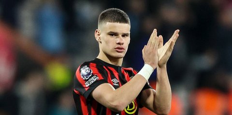 Login! Real Madrid Siap Tikung Liverpool untuk Dapatkan Milos Kerkez