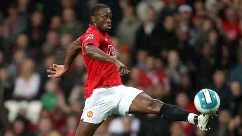 Mathieu Flamini. Eks gelandang Prancis berusia 38 tahun yang pensiun pada Juli 2019 bersama Getafe ini pernah dua kali memperkuat Arsenal sepanjang kariernya. Di periode pertamanya ia bertaha