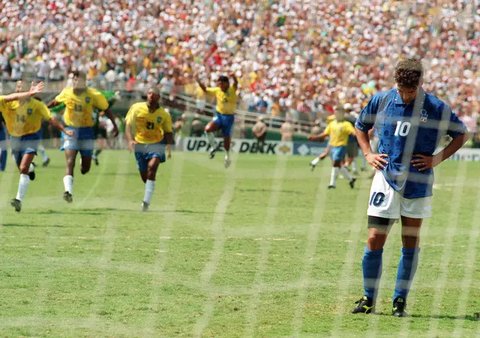 Thomas Muller merayakan golnya ke gawang Brasil saat Jerman membantai Tim Samba 7-1 di Piala Dunia 2014 (Gabriel Bouys / AFP)