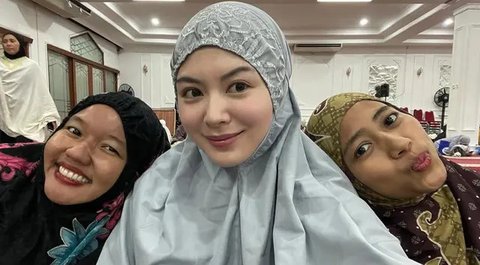 Momen Ayana Moon Jalani Ramadhan di Indonesia. (sumber: Instagram/xolovelyayana)