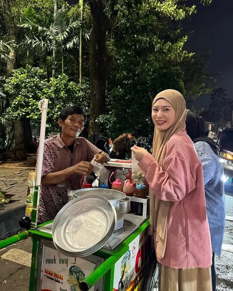 Momen Ayana Moon Jalani Ramadhan di Indonesia. (sumber: Instagram/xolovelyayana)