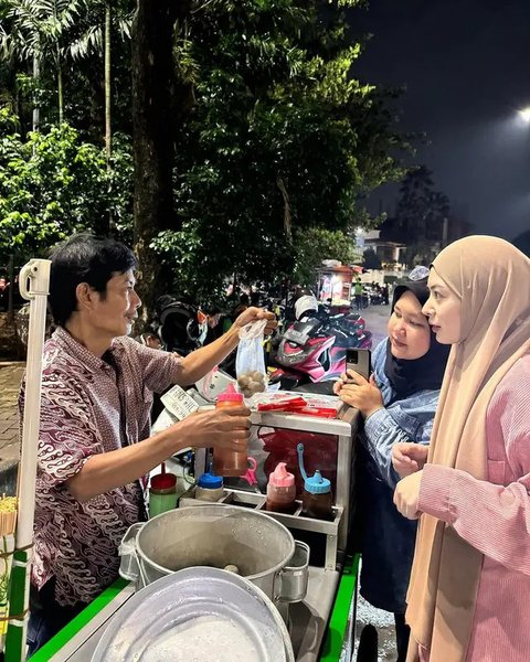 Momen Ayana Moon Jalani Ramadhan di Indonesia. (sumber: Instagram/xolovelyayana)