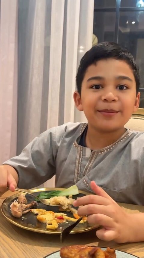 Shireen Sungkar Bagikan Resep Nasi Hainan Rice Cooker untuk Buka Puasa, sang Anak: Enak Banget