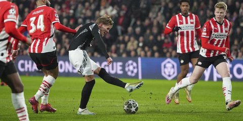 Rapor Pemain Arsenal saat Hancurkan PSV: Odegaard Bersinar, Timber Tangguh, Sterling Mengecewakan