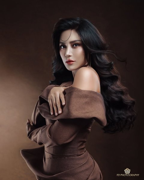 Pemotretan Terbaru Jessica Iskandar Tampil Menawan dan Flawless, Banjir Pujian dan Disebut Hot Mom