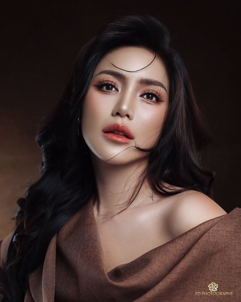 Pemotretan Terbaru Jessica Iskandar Tampil Menawan dan Flawless, Banjir Pujian dan Disebut Hot Mom