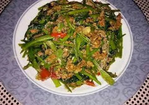 Resep Masakan Rumahan Tumis Kangkung.  foto: Instagram @ig.basenk