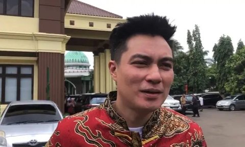 Baim Wong usai sidang lanjutan perkara cerai dengan Paula Verhoeven, di Pengadilan Agama Jakarta Selatan, Rabu (5/3/2025).