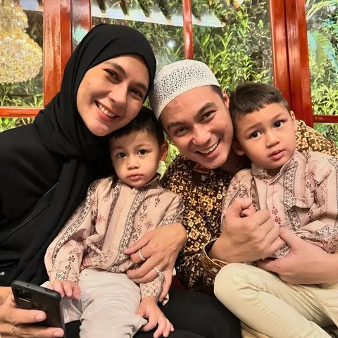 Baim Wong usai sidang lanjutan perkara cerai dengan Paula Verhoeven, di Pengadilan Agama Jakarta Selatan, Rabu (5/3/2025).
