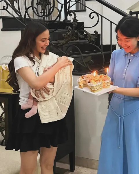 Potret Mahalini Gendong Anak di Ulang Tahunnya. (Sumber: Instagram/moodlini7)