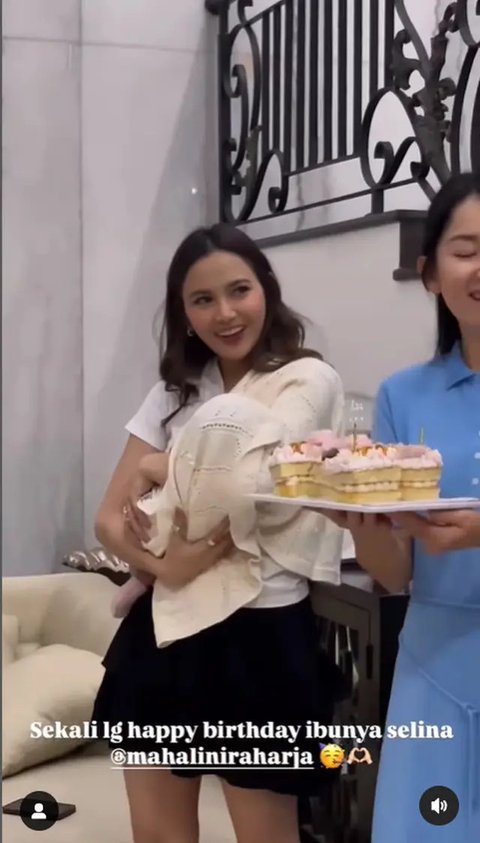 Potret Mahalini Gendong Anak di Ulang Tahunnya. (Sumber: Instagram/moodlini7)