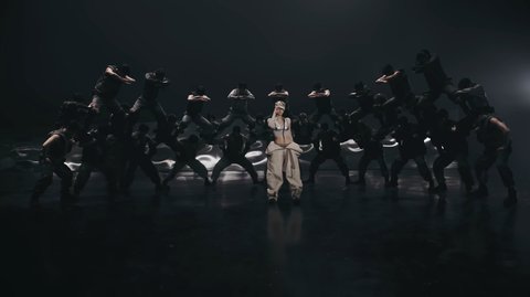 Jennie Rilis MV 'Like JENNIE', Perlihatkan Koreografi Tajam yang Memukau