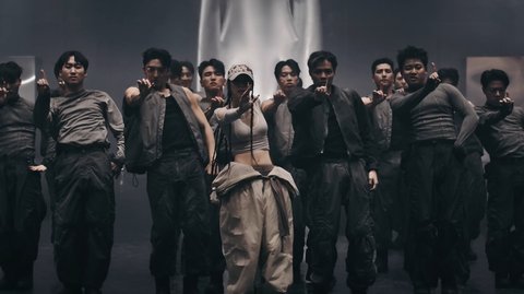Jennie Rilis MV 'Like JENNIE', Perlihatkan Koreografi Tajam yang Memukau