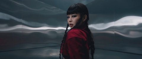 Jennie Rilis MV 'Like JENNIE', Perlihatkan Koreografi Tajam yang Memukau