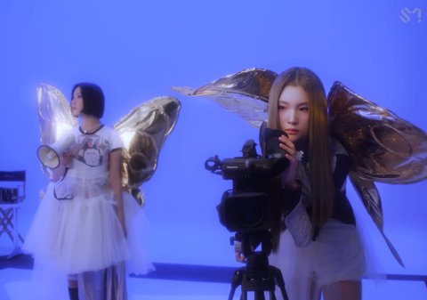 Hearts2Hearts Rilis MV Terbaru 'Butterflies' dengan Visual Memukau