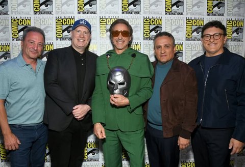 Russo Brothers Sebut Robert Downey Jr Mendalami Karakter Doctor Doom untuk 'AVENGERS: DOOMSDAY'