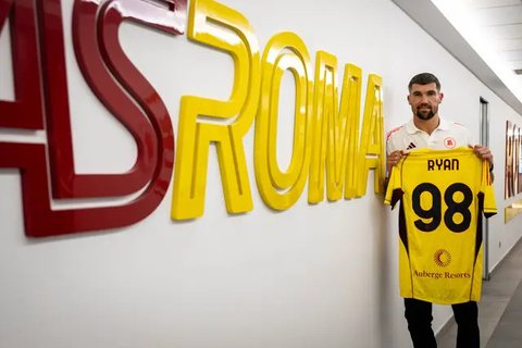 Kiper Australia, Mathew Ryan mencatatkan enam penyelamatan dan clean sheet saat memperkuat RC Lens bertandang ke markas Marseille dalam laga lanjutan Ligue 1 2024/2205, Minggu (9/3/2025) dini