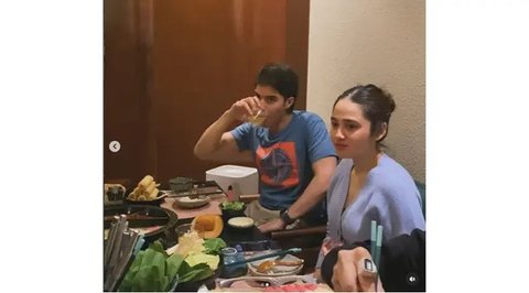 Potret sahur bareng pemain Mermaid in Love. (sumber: Instagram/kangferrymaryadi)