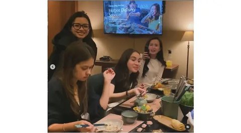 Potret sahur bareng pemain Mermaid in Love. (sumber: Instagram/kangferrymaryadi)