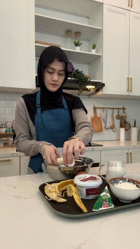 Henny Rahman Pilih Buat Kue Ulang Tahun Sendiri untuk Sang Putra, Haru Lihat Tumbuh Kembang Anak