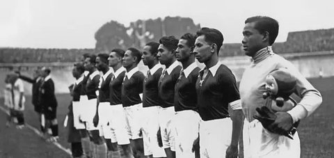 Timnas Indonesia berpose dengan jersey baru buatan Erspo (c) Dok. ERSPO
