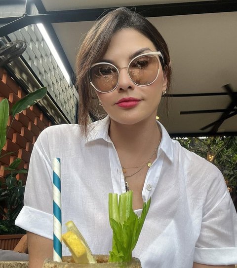 6 Potret Tamara Bleszynski Tampil Awet Muda, Kulit Kencang dan Nyaris Tanpa Keriput