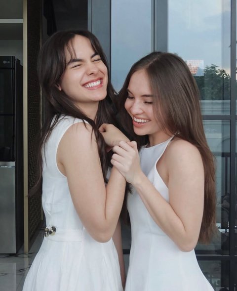 6 Potret Steffi Zamora dan Elina Joerg Pamer Keanggunan, Duo Cantik yang Bikin Kagum