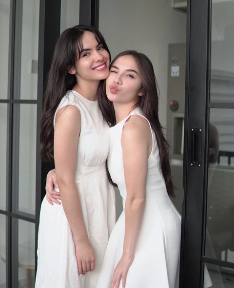 6 Potret Steffi Zamora dan Elina Joerg Pamer Keanggunan, Duo Cantik yang Bikin Kagum