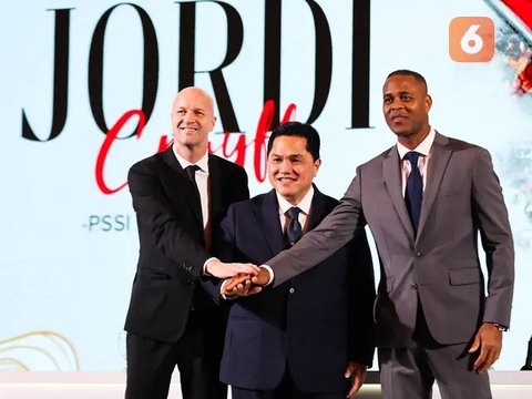 Ilustrasi - Tony Popovic, Rene Meulensteen, Paul Okon Vs Patrick Kluivert, Alex Pastoor, Denny Landzaat, Gerald Vanenburg (Bola.com/Adreanus Titus)