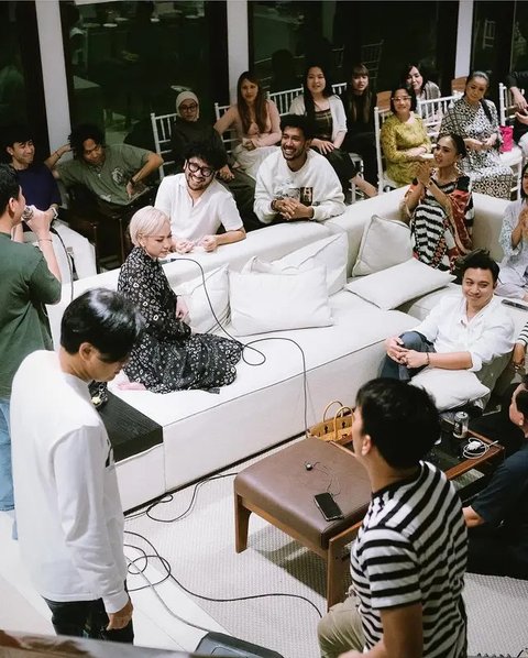 Momen acara buka puasa bersama musisi dan penyanyi ternama. (sumber: Instagram/itsmebcl/armandmaulana04)