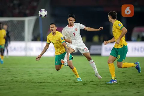 Kolase - Aksi-aksi pemain Australia saat melawan Indonesia (Bola.com/Adreanus Titus)