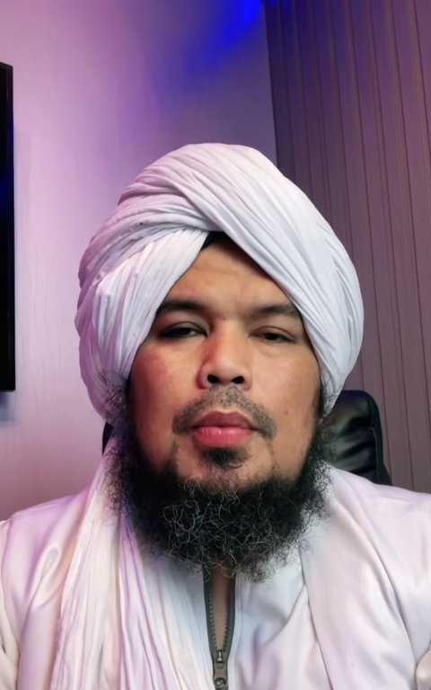 Deretan Artis yang Memilih Mualaf Dibimbing Ustaz Derry Sulaiman, Ini Perjalanannya