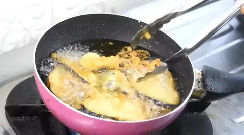 Resep terong crispy isi tahu. (Dok: Cookpad @tri_rahayu)