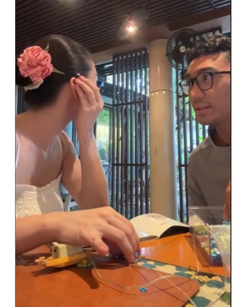 Ariel Tatum dan Daffa Wardhana ngabuburit date sambil main Lego. (sumber: TikTok/daffa.wardhana)