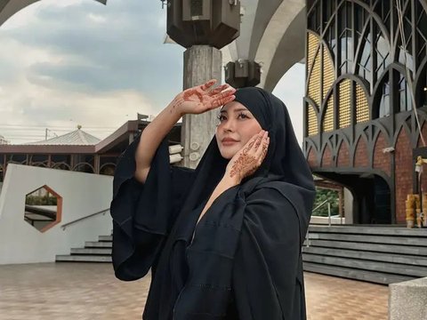 7 Potret Cantik Menawan Mantan Bintang Film Dewasa Kae Asakura Alias