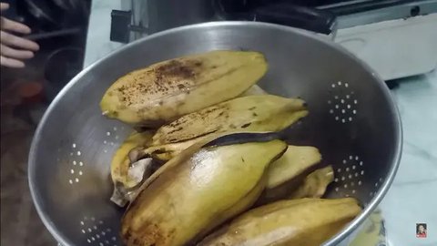 Cara Rebus Pisang Kepok yang Hemat Gas, Cerah dan Anti Hitam (Credit: Instagram/@zaidulakbar.dokter.herbal)