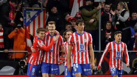 Pada menit ke-70, Atletico de Madrid berhasil menggandakan keunggulan atas Barcelona lewat aksi Alexander Sorloth. (OSCAR DEL POZO/AFP)