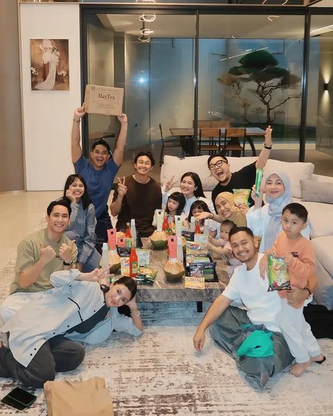 Potret Felicya Angelista Bukber Bareng Teman Muslim. (Sumber: Instagram/felicyangelista_)
