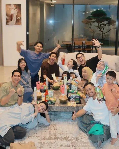 Potret Felicya Angelista Bukber Bareng Teman Muslim. (Sumber: Instagram/felicyangelista_)