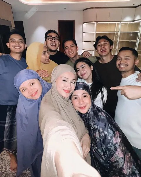 Potret Felicya Angelista Bukber Bareng Teman Muslim. (Sumber: Instagram/felicyangelista_)