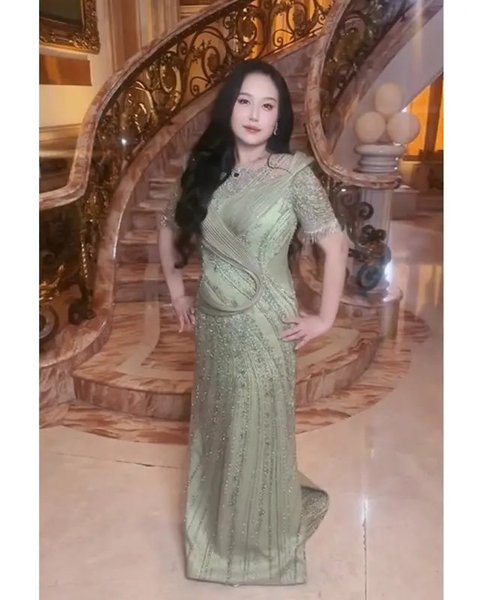 Potret Sisca Kohl di acara Sangjit Jessica Jane, tampil memukau dengan Soft Douyin Makeup. (sumber: Instagram/mariapangestu)