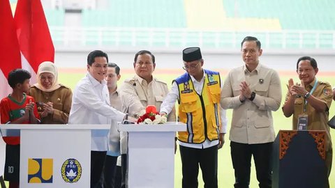 Ketua Umum PSSI, Erick Thohir menyatakan bahwa ke-17 stadion yang direnovasi dan dibangun tersebut sudah dipastikan memenuhi standar melalui pengecekan secara langsung oleh Menteri Koordinator bidang Infrastruktur dan Pembangunan Kewilayahan Agus Harimurti Yudhoyono. (Foto: Dokumentasi PSSI)