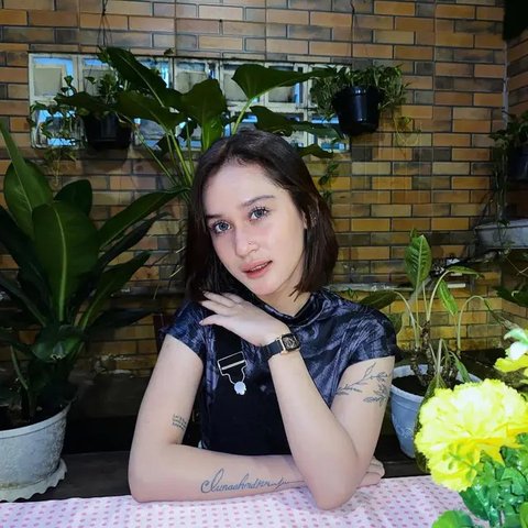 Luna Alhamdy Wanita Dikabarkan Dekat Virgoun (Sumber: Instagram/unaaaptr)