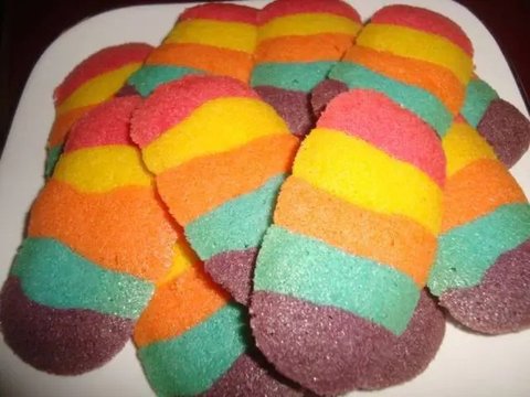 Kue Lidah Kucing Pelangi. foto: cookpad