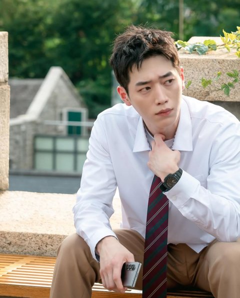 Perankan Jeong Hae Seong di Drakor Hits UNDERCOVER HIGH SCHOOL, Intip 5 Potret Tampan Seo Kang Joon